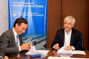 1. Firma del contrato entre Guillermo Fiad y Franco Comparato