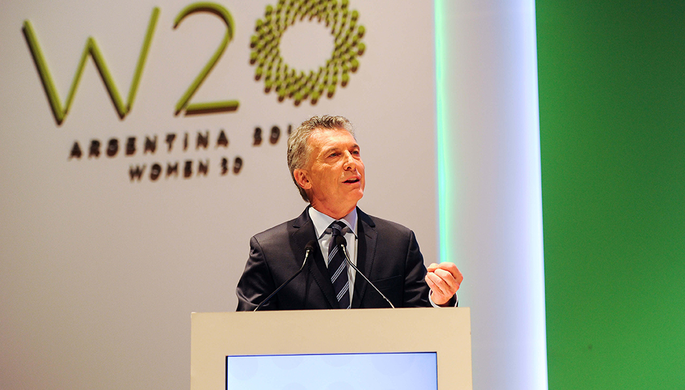 W20 Summit Mauricio Macri recibe recomendaciones III