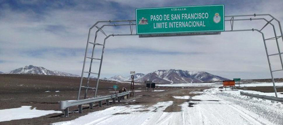 Por fuertes nevadas, está cerrado el Paso Internacional San Francisco