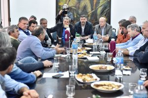 Reunión por importación de cerdos en FAA