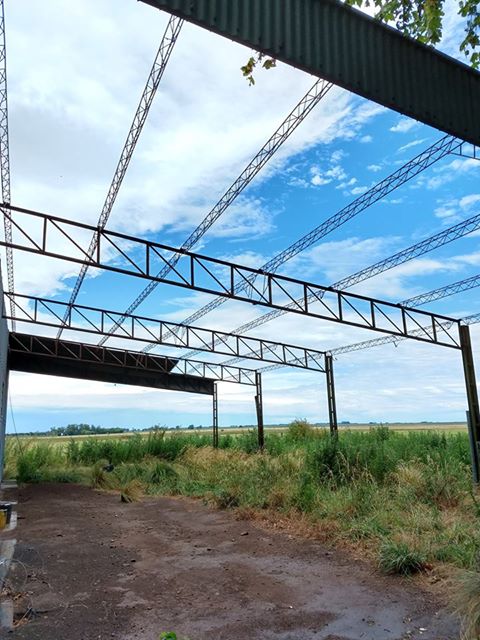 Les robaron todo: ingresaron a un campo y se llevaron hasta las chapas del techo 1 robos2