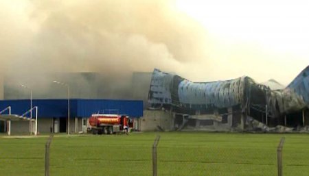 frigorifico incendiado