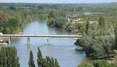 puente sobre el rio colorado