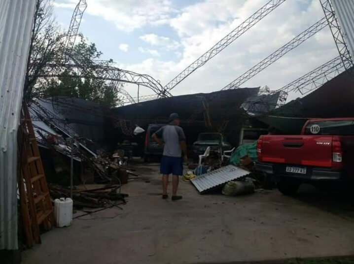 galpón destruido por tornado