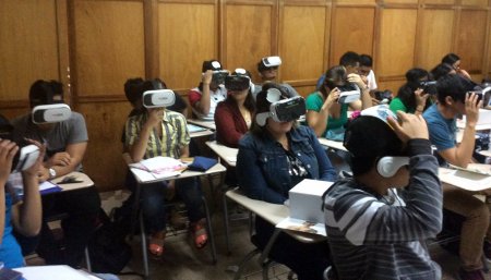 clase alumnos realidad virtual