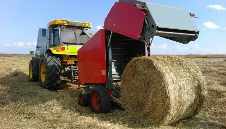máquina enfardadora rollo de forraje