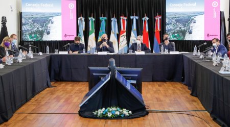 El ministro de transporte encabeza la primera reunion del Consejo Federal Hidrovia