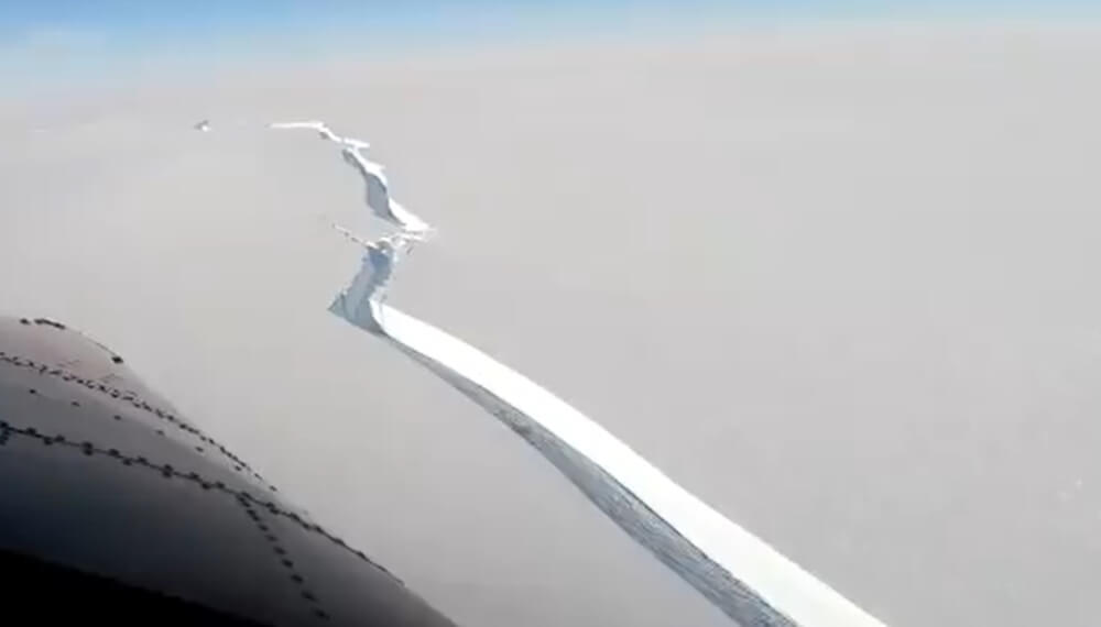 Ruptura de un gran tempano en la Antartida