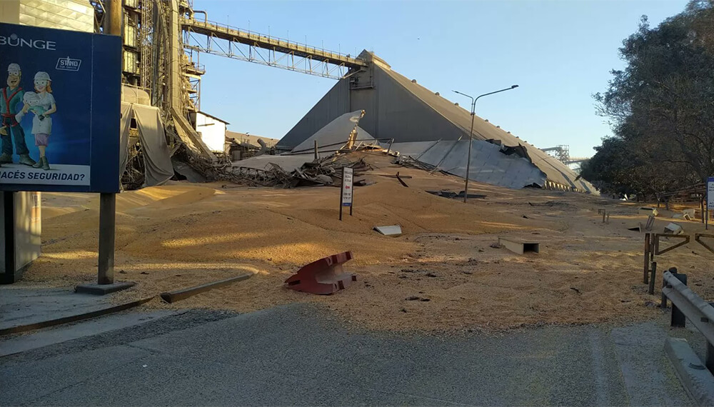 Imagenes de derrumbe silo de Bunge en el puerto de Rosario