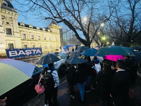 Cierre de campaña de espert enfrente a la gobernacion