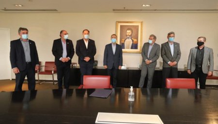 Schiaretti con la mesa de enlace