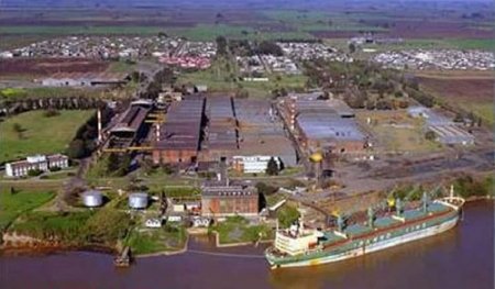 Allanaron una fábrica sospechada de contaminación 1 Fabrica allanada humedales