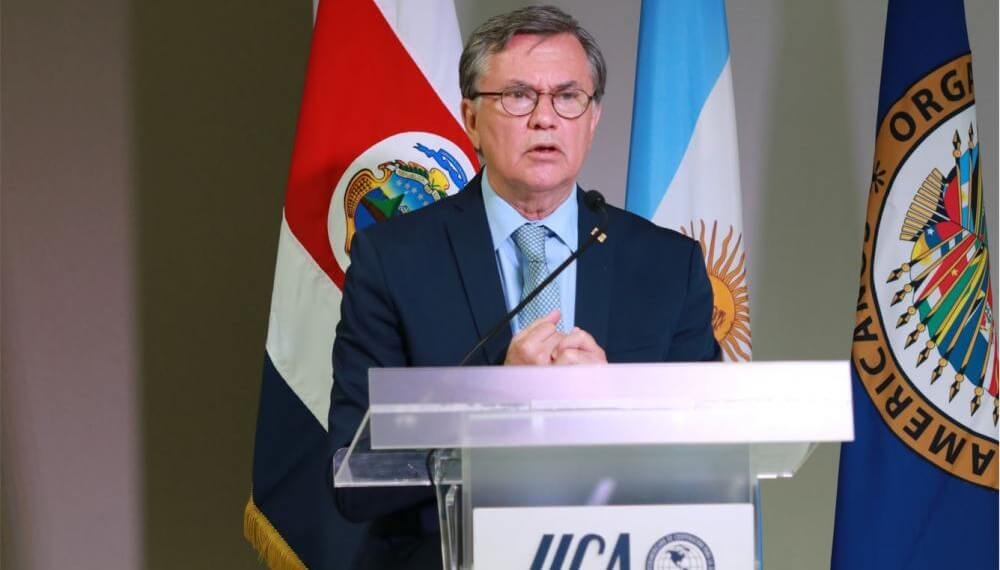 Manuel Otero reelecto al frente del IICA