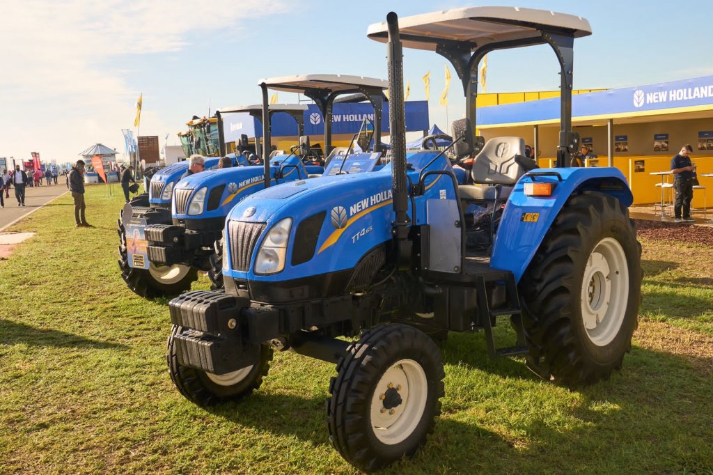 New Holland presentó sus nuevos tractores, cosechadora y pulverizadora 1 tractores T4 T5 new holland