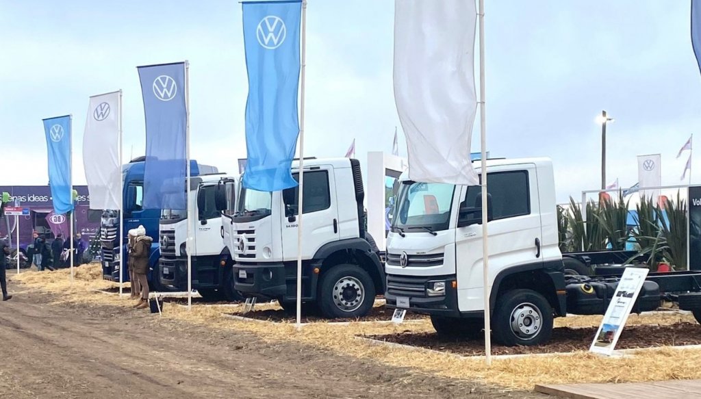 Un camión “XL”: capaz de transportar hasta 55,5 toneladas 2 camiones vw agroactiva