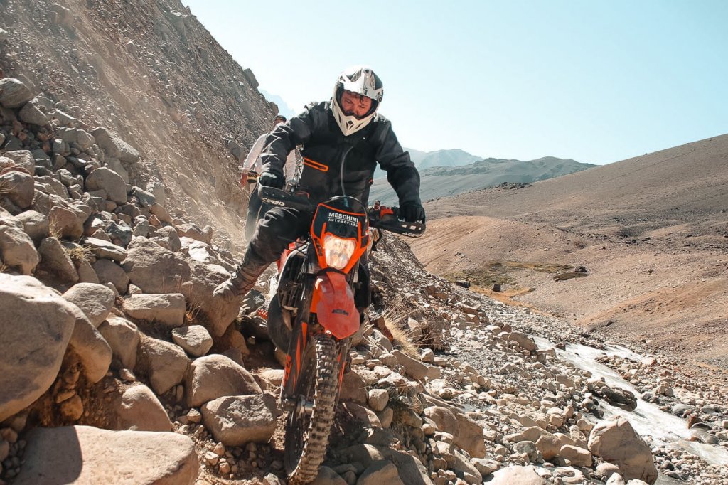 “Expedición Acerbis”: dos motociclistas homenajearon a los héroes del Milagro de Los Andes 1 1098f0e4 93b2 44e3 8380 3cb209119a66