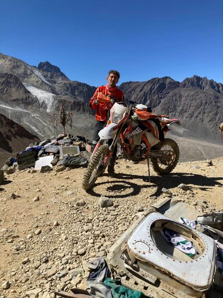 “Expedición Acerbis”: dos motociclistas homenajearon a los héroes del Milagro de Los Andes 2 95f8290a 316d 4872 a906 e883d6be7b18
