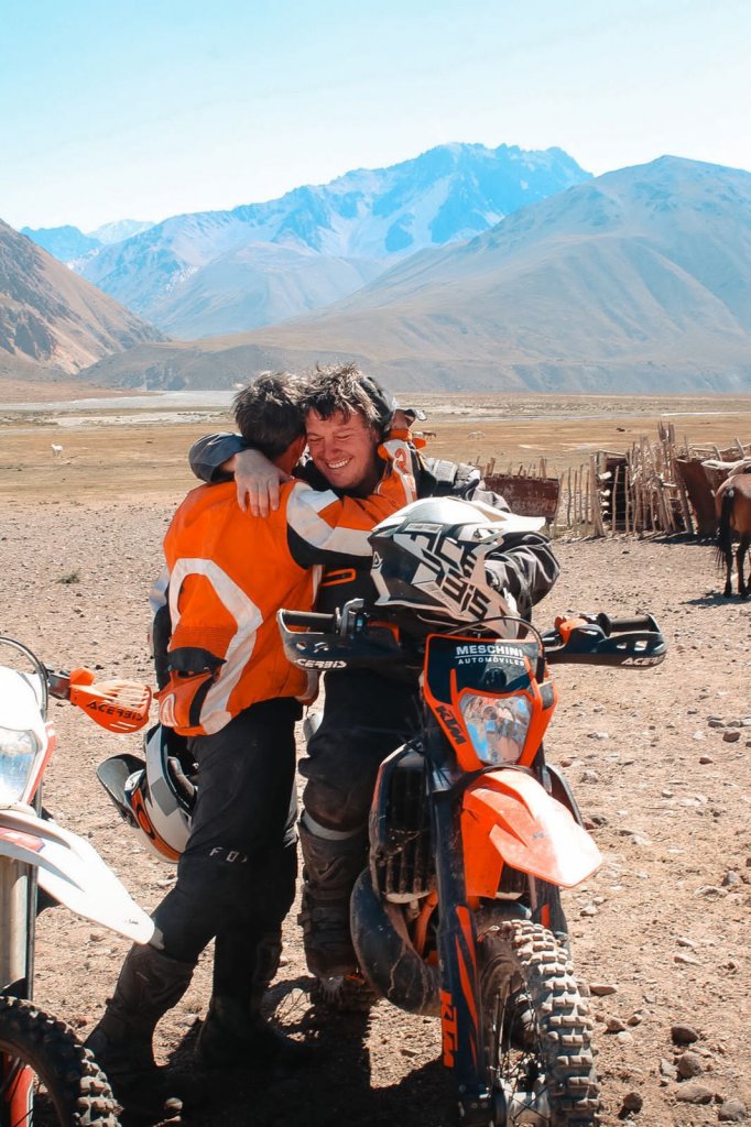“Expedición Acerbis”: dos motociclistas homenajearon a los héroes del Milagro de Los Andes 3 fa5ffb50 8053 44c4 949a 0a8442380903