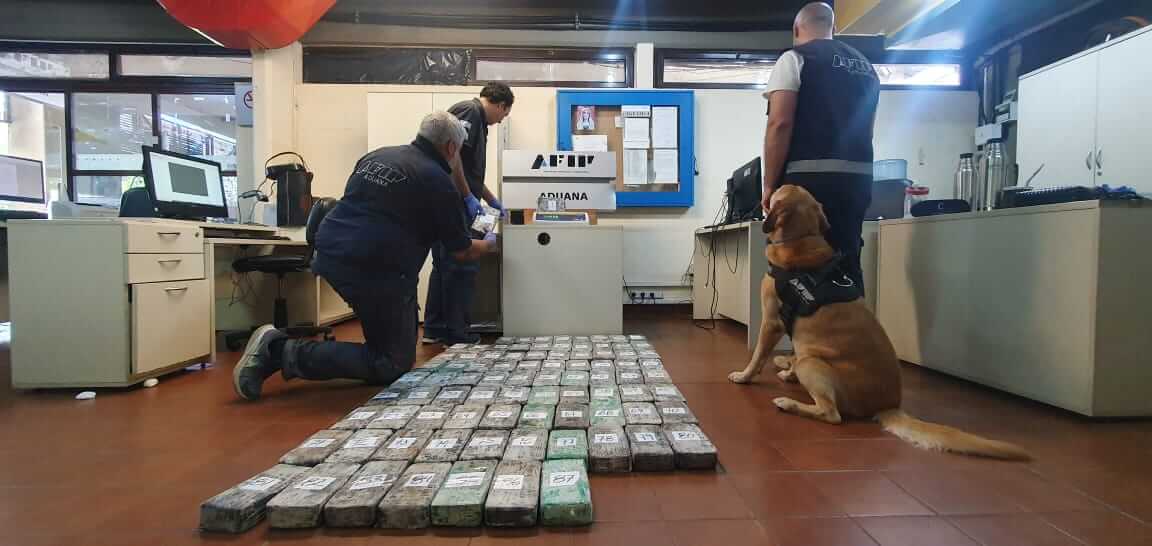 Droga en un camión de granos: transportaban 87 kilos de cocaína escondida entre el maíz 1 IMG 01