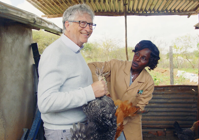 Bill Gates viajó a África y fue agricultor por unos días: "Planté semillas tolerantes a la sequía" 4 African Smallholder farmers 20230104 inline center large image desktop 780x550 3