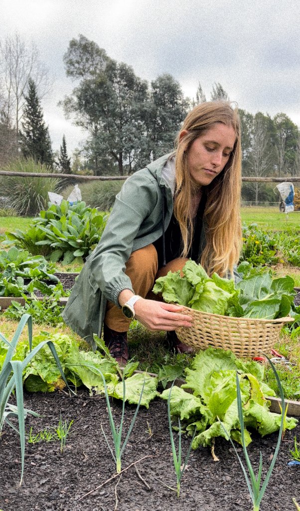 JUANITA EN LA HUERTA05