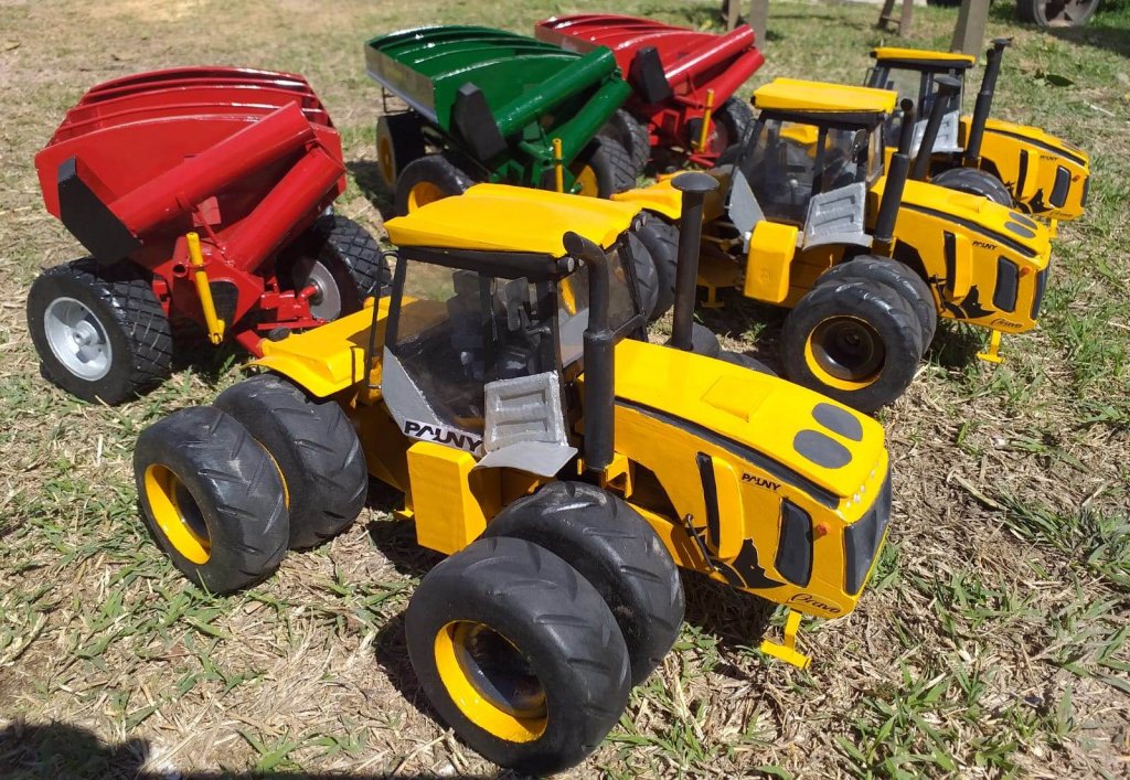El artesano de las máquinas agrícolas: las replica de manera exacta en miniatura 2 pauny