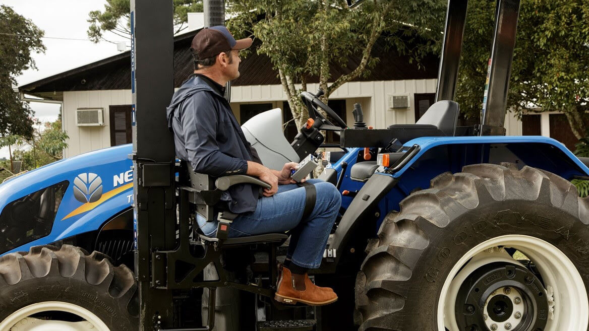 tractor plataforma discapacidad new holland