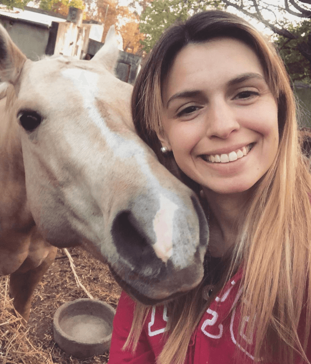 Federica, la joven que encontró en el dibujo una manera de estar cerca de los caballos 3 Captura de Pantalla 2023 09 04 a las 14.58.35