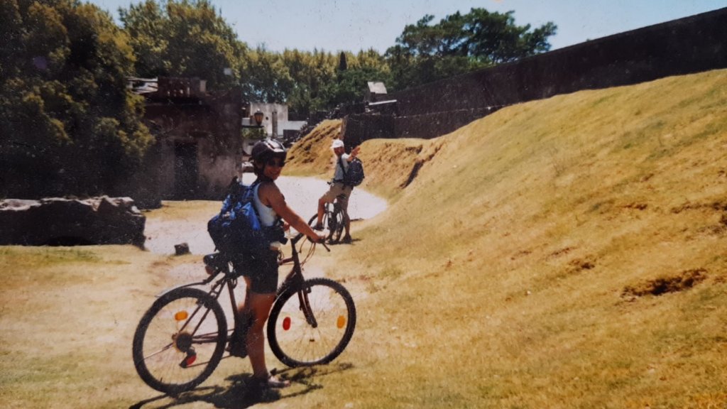 María Elena, la agrónoma e investigadora que fue clave para la “revolución” del maíz tardío 4 JoseMariaEnBiciColonia2004