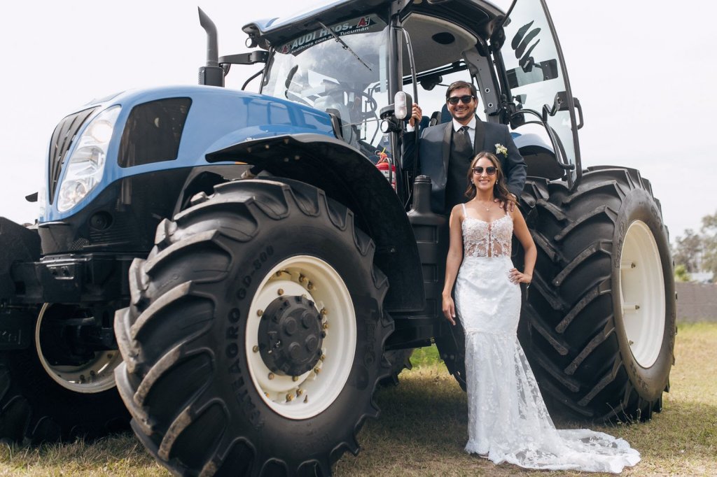 tractor boda gustavo noelia