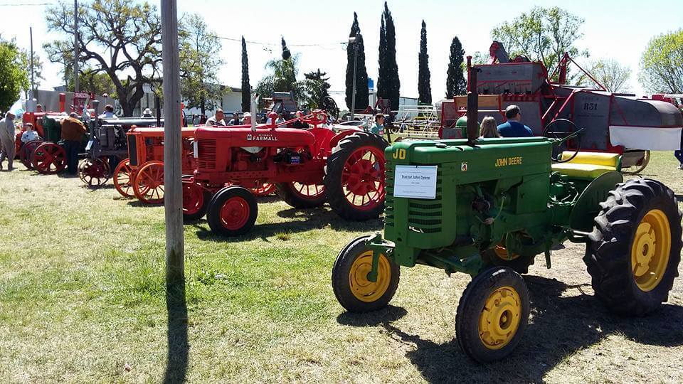 El sorprendente museo de la maquinaria agrícola en Entre Ríos: “Los abuelos las miran y se emocionan” 5 tractores