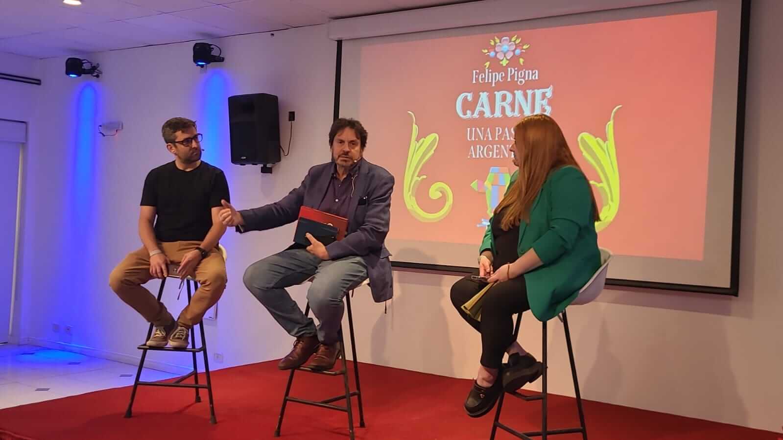 "Carne, una pasión argentina": el libro que presentó Felipe Pigna y cuenta la historia del asado 2 Carne evento