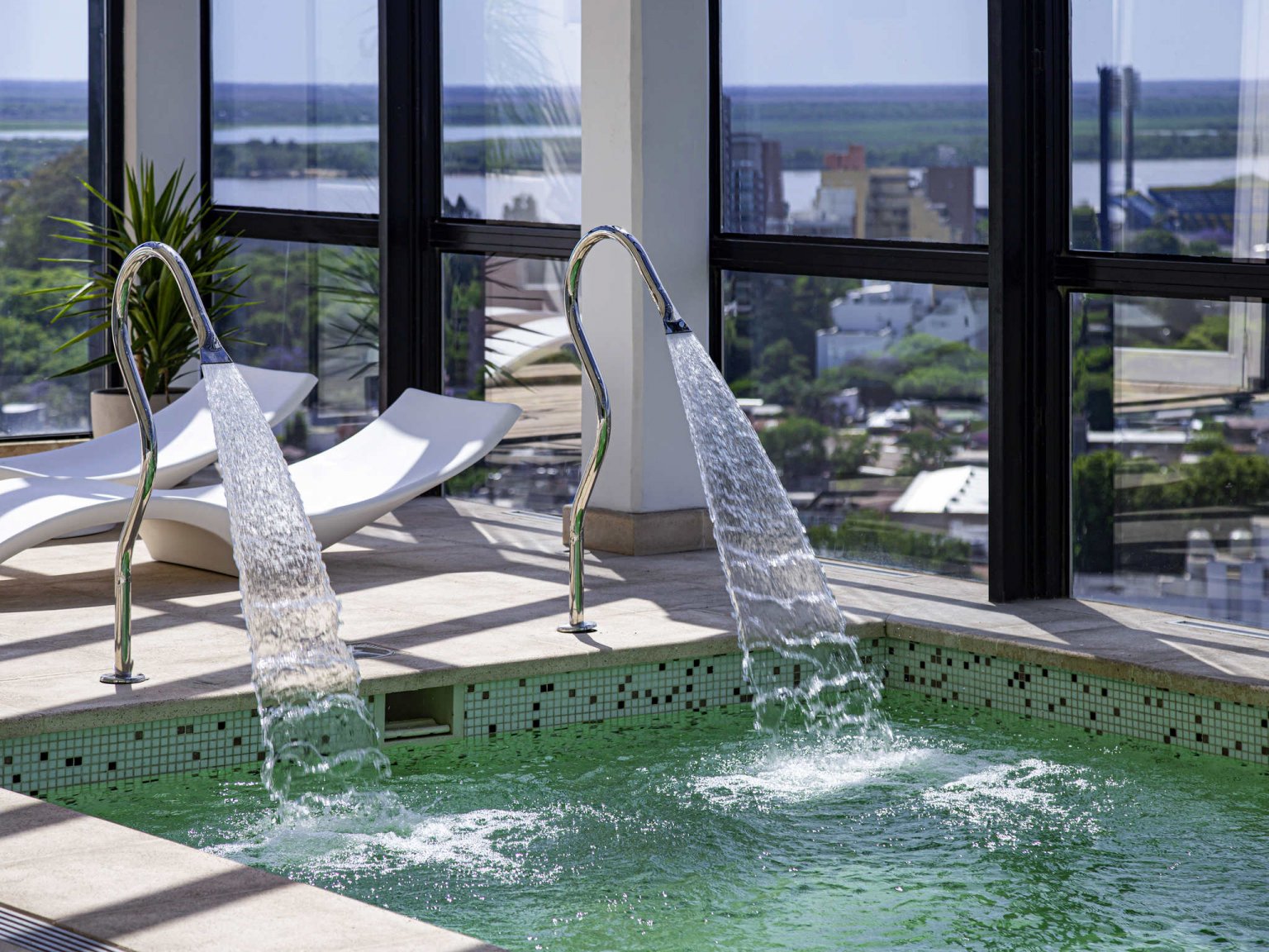 La agroindustria y un sitio para el relax: una cadena hotelera francesa hizo base en Rosario con el campo como eje