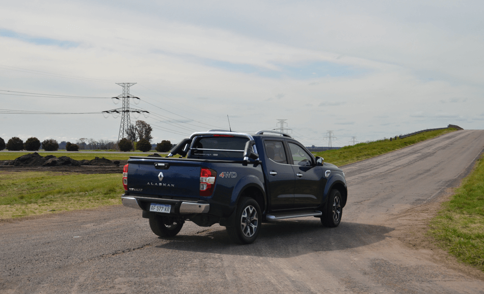 En el mercado de las pick-ups, otro modelo se hace un "ícono" de las rutas argentinas 3 alaskan caja