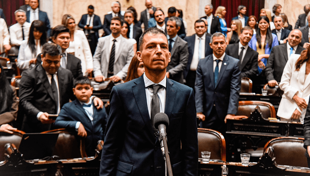 “Sabor a poco” y “espejitos de colores”: el anuncio de baja de retenciones también cosechó críticas 2 Luis Picat, diputado nacional por Córdoba, en representación de la UCR.