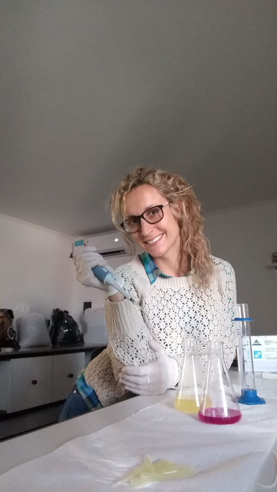 Maia, la bioctecnóloga que trabajó en una escribanía y hoy lidera a las empresas de nutrición animal 2 En el laboratorio