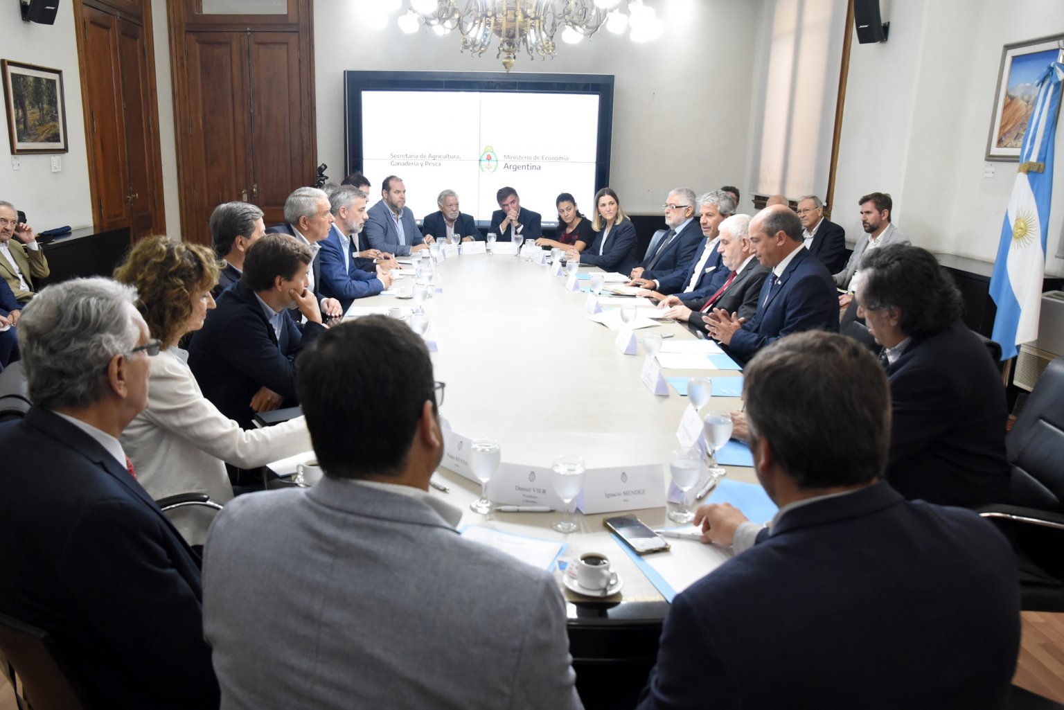 Se reunió la 1° Mesa Nacional Foresto Industrial: piden políticas para el consumo de madera y muebles