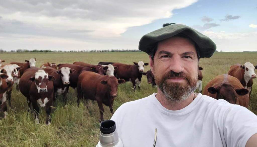 Hernán, el productor que con la ganadería quiere imitar a la naturaleza