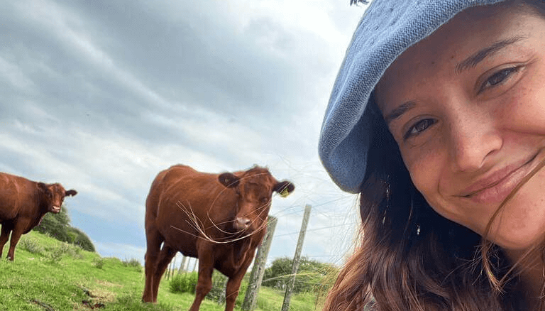 Mucha bronca: el enojo de una agroinfluencer a la que le carnearon una vaquillona preñada y un ternero