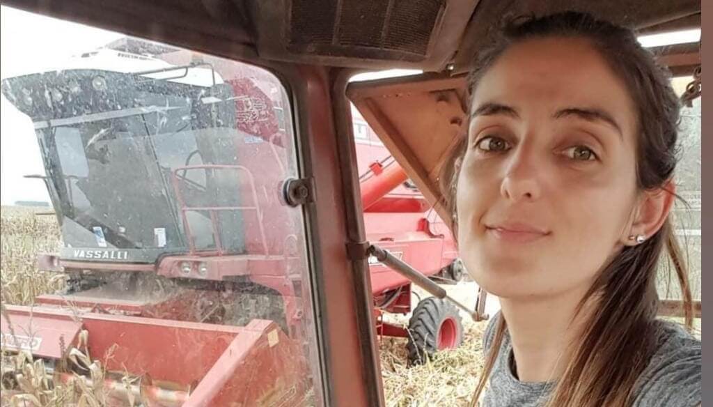 Eliana, la gringa de Bragado que es fanática de los tractores: Son mi punto débil