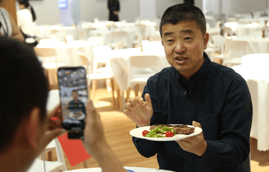 influencer chino carne