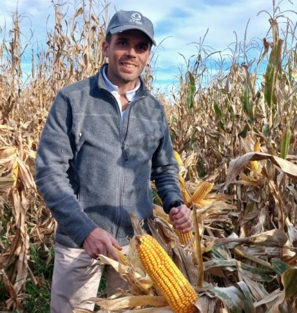Tras una campaña marcada por la chicharrita, el maíz quiere apuntalar su producción desde la genética 2 WhatsApp Image 2024 07 15 at 14.18.16