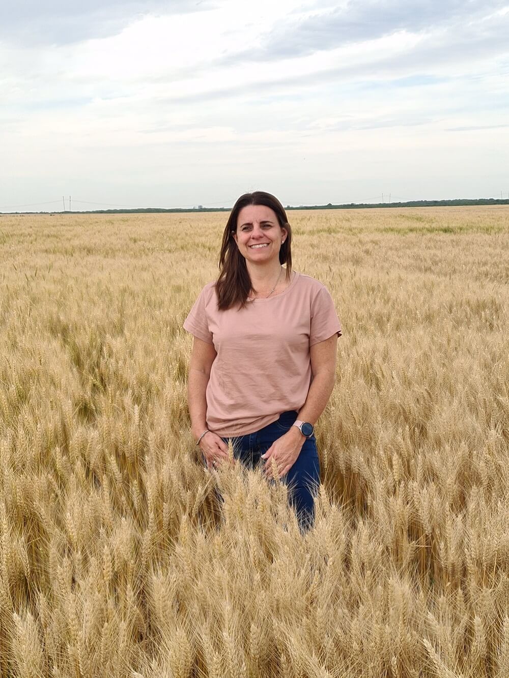 Agustina, la primera mujer en presidir Casafe que busca caminos "más sencillos” para comunicar los fitosanitarios 1 Agustina en el campo01