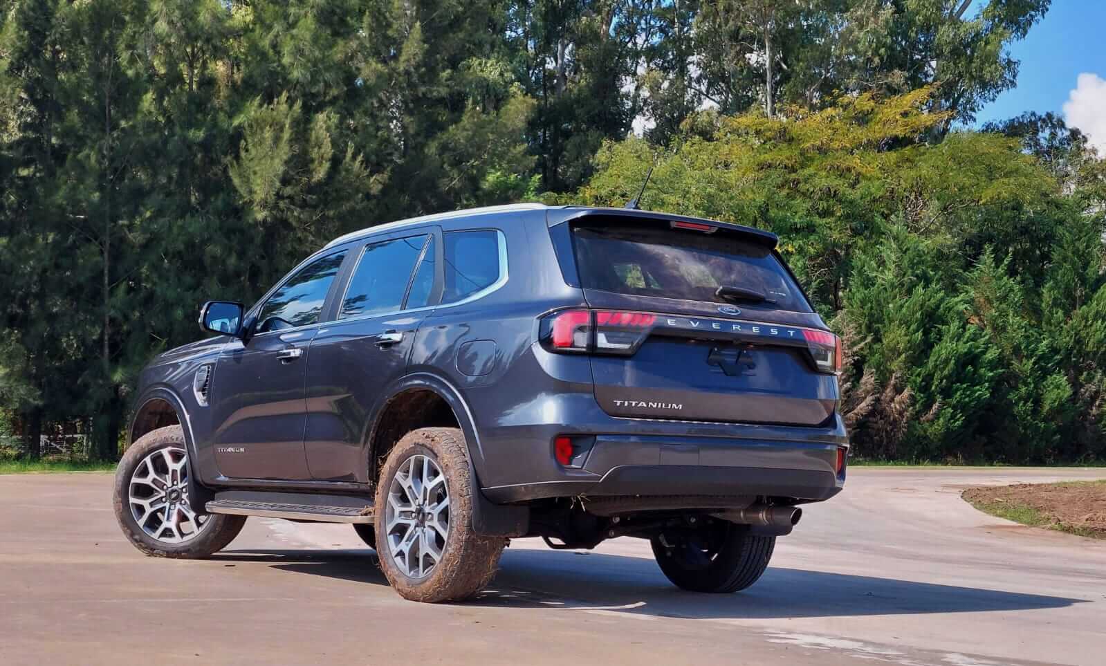Test drive: llega a Argentina la Ford Everest, para escalar en el mercado de los SUV 4X4 5 ford everest de atras