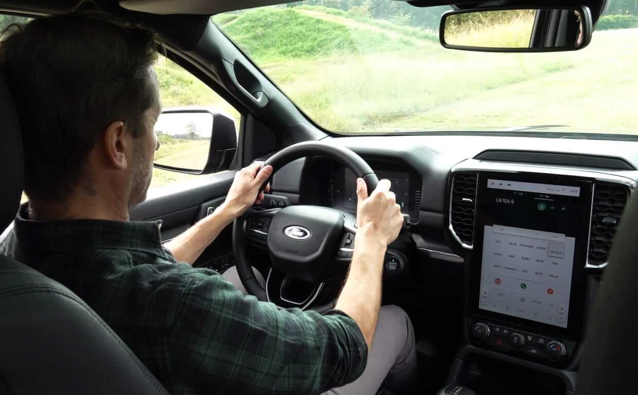 Test drive: llega a Argentina la Ford Everest, para escalar en el mercado de los SUV 4X4 3 ford everest interior