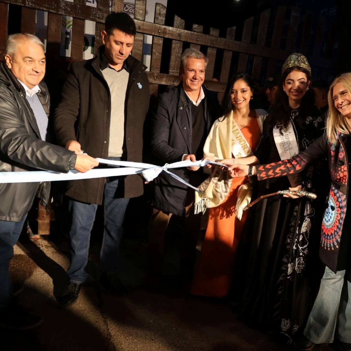 La más grande del oeste argentino: Mendoza celebra la 44° Fiesta Nacional de la Ganadería 1 corte cintas fiesta ganaderia mendoza