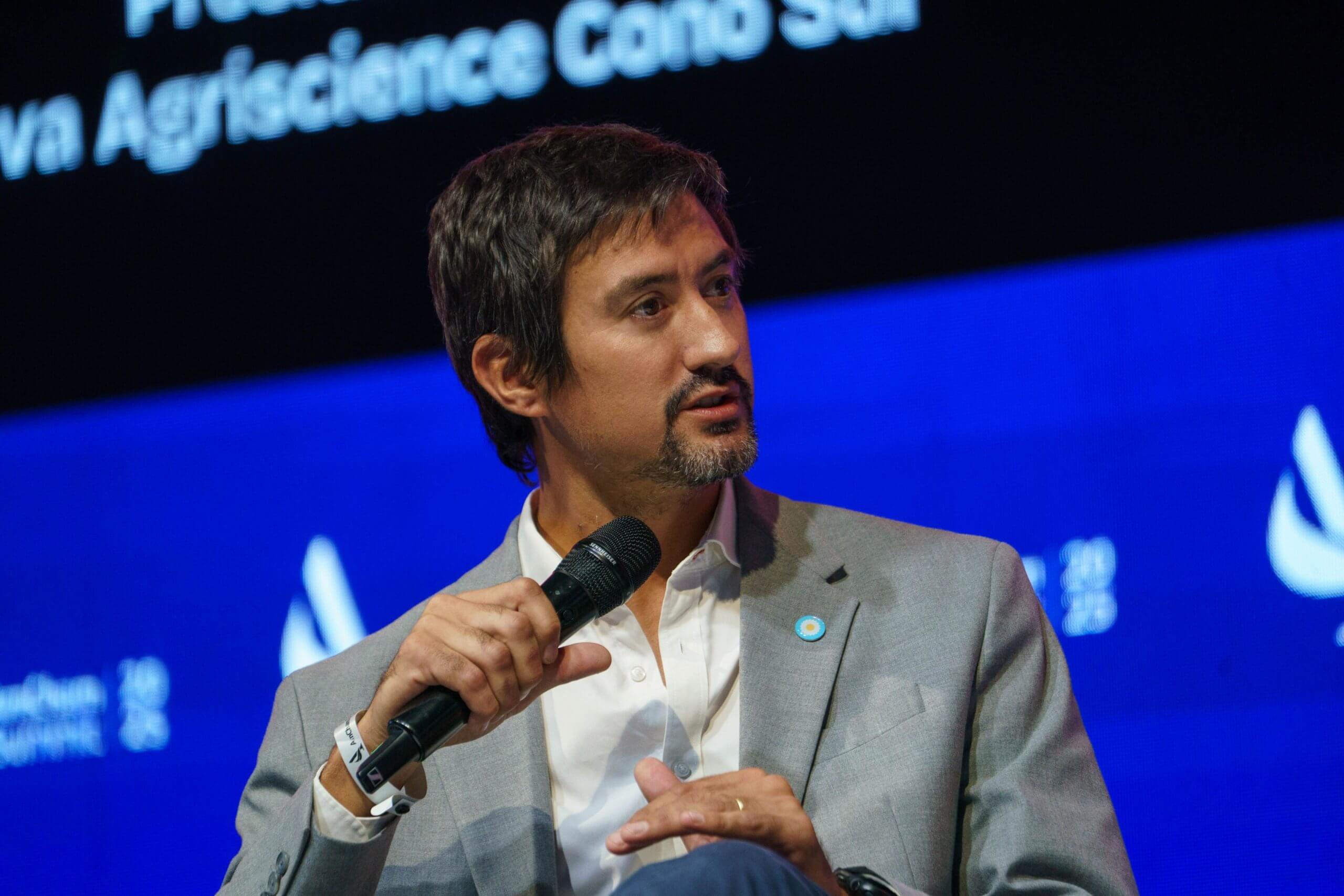 La rebaja de retenciones se coló en un evento empresario: “Equivalen a 5 veces la industria de tractores” 3 juan lariguet scaled