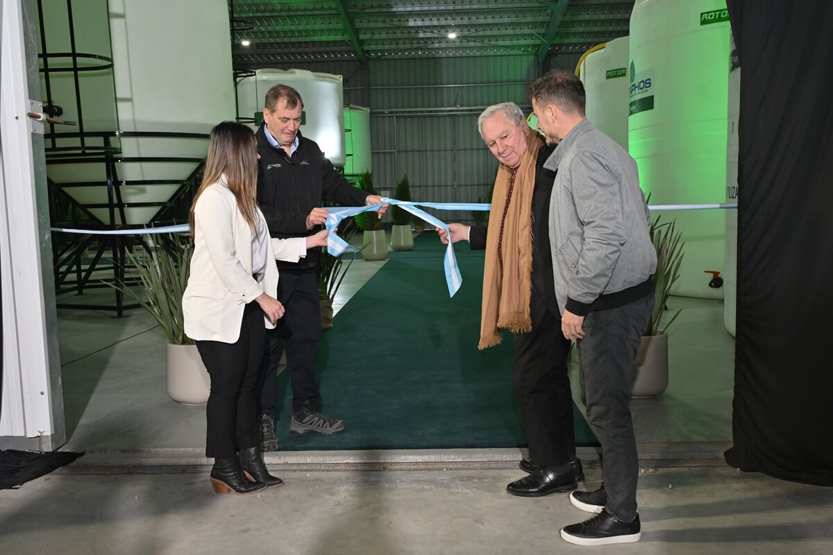 Diego Portada Maria Victoria Portada Camila Montanaro y Ruben Dusso