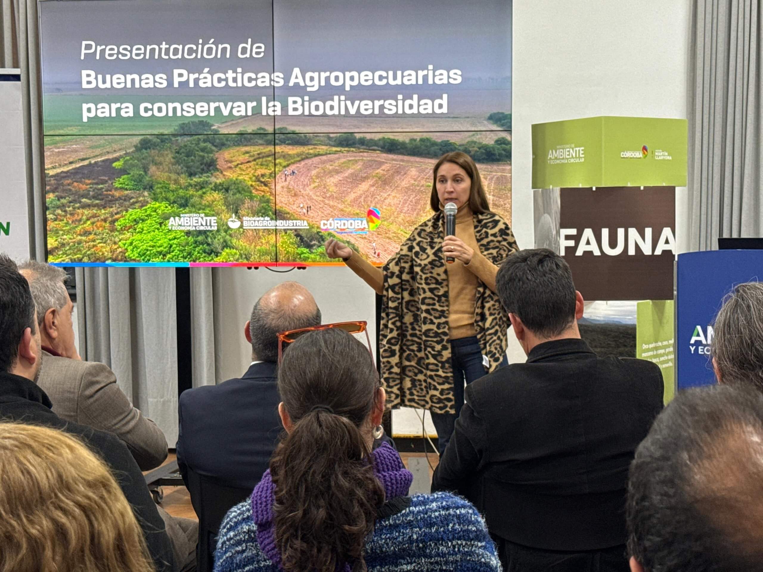 ministra ambiente cba scaled