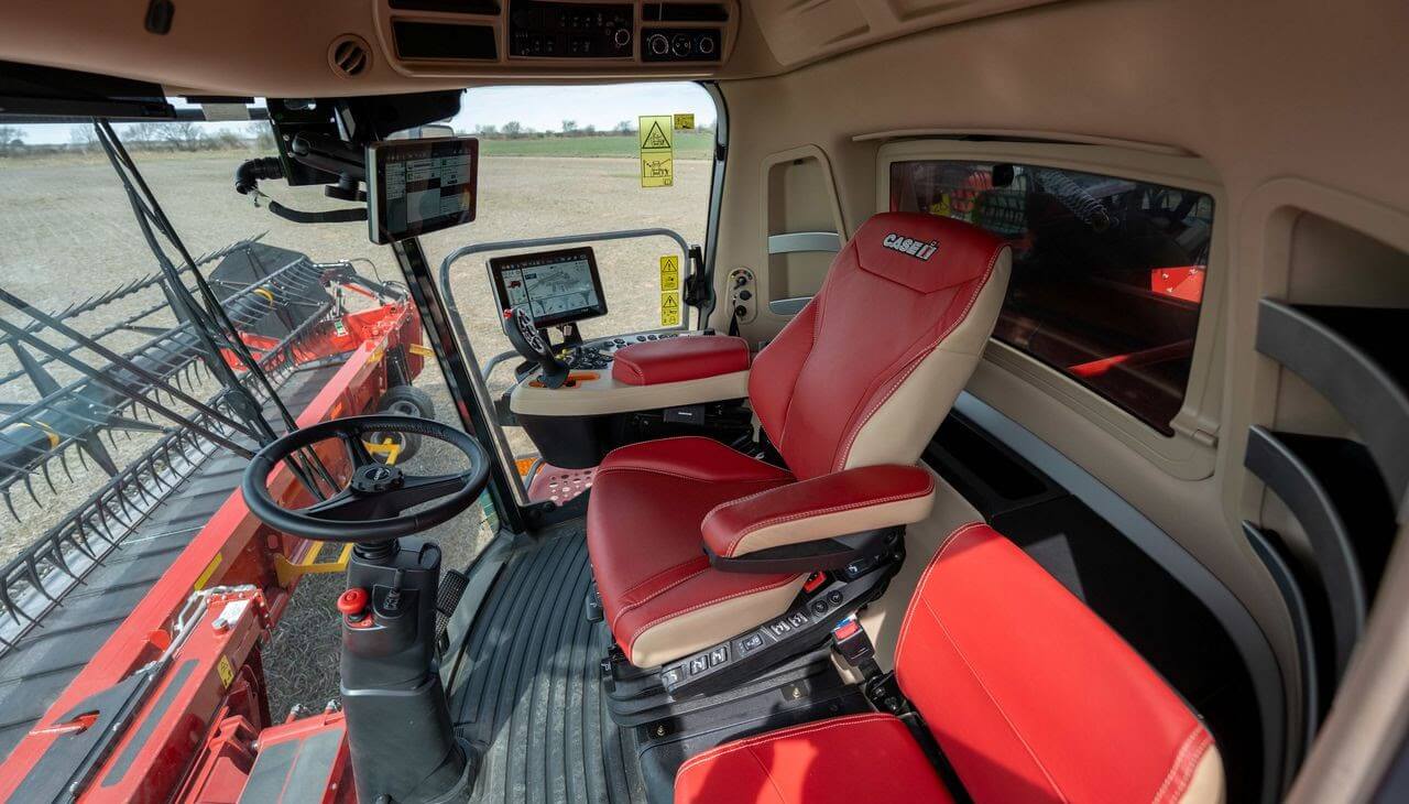 cosechadora maquinaria cabina por dentro